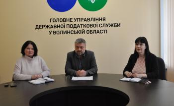Податкова консультація онлайн: відзвітуватися про минулорічні доходи треба до 1 травня 2026 року