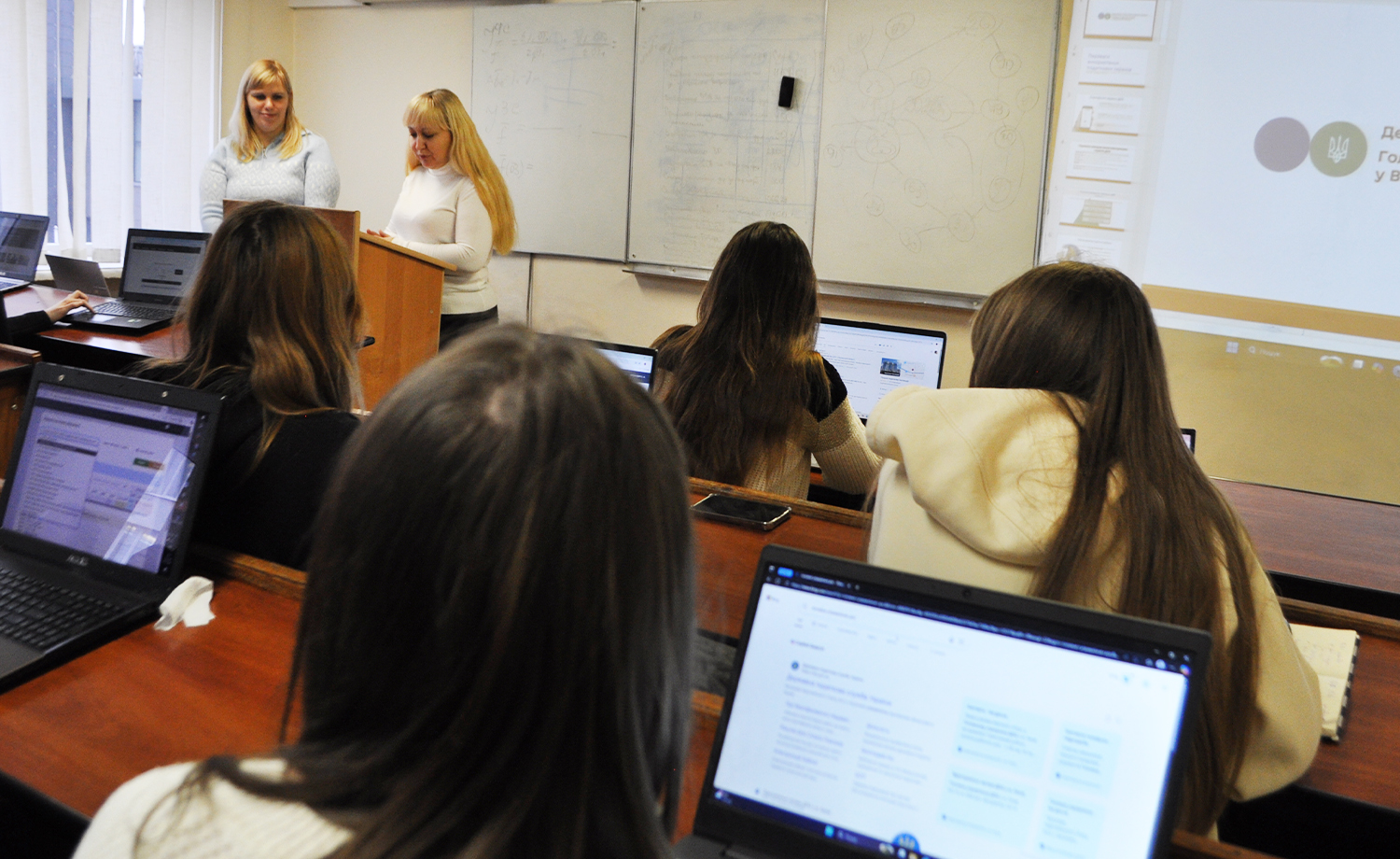 Податкова комунікація онлайн: студенти ВНУ ім. Лесі Українки знайомилися з функціоналом електронних сервісів ДПС. Фото № 1/0