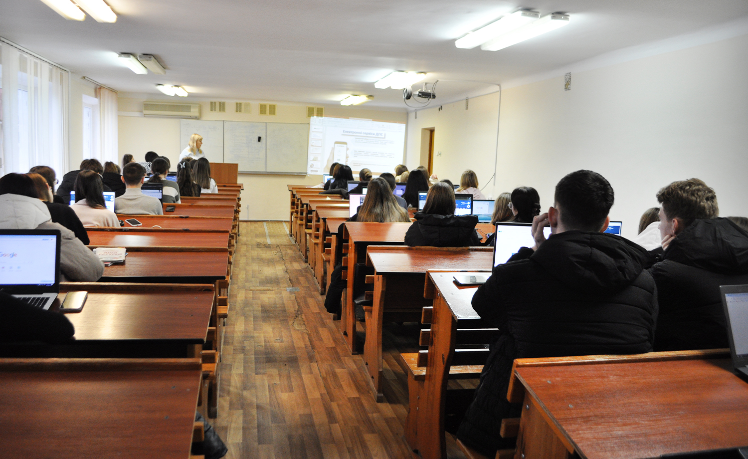 Податкова комунікація онлайн: студенти ВНУ ім. Лесі Українки знайомилися з функціоналом електронних сервісів ДПС. Фото № 3/2