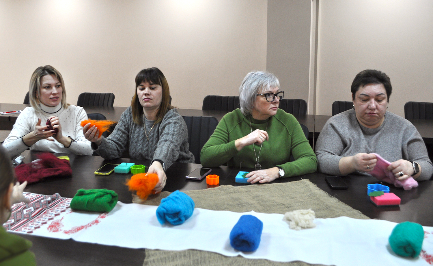 Майстер - клас  у податковій: відроджуємо традиції давньої та корисної техніки валяння. Фото № 3/2