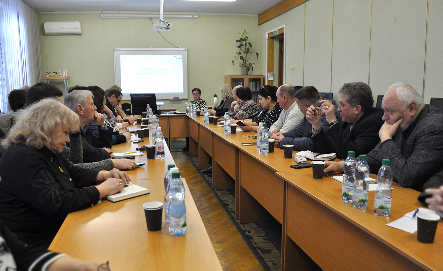 Особливості звітування: на Волині про податкові вимоги до відображення звітних даних розповіли лідерам профспілкового руху. Фото № 4/3