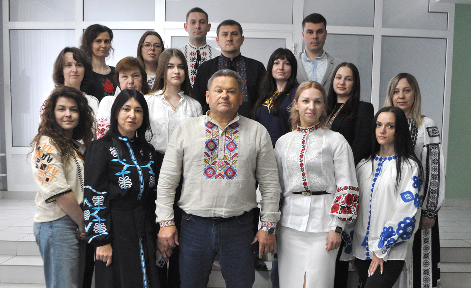 Українська вишиванка єднає: традиційні орнаменти та символи – у колекції вишиванок волинських податківців. Фото № 13/12