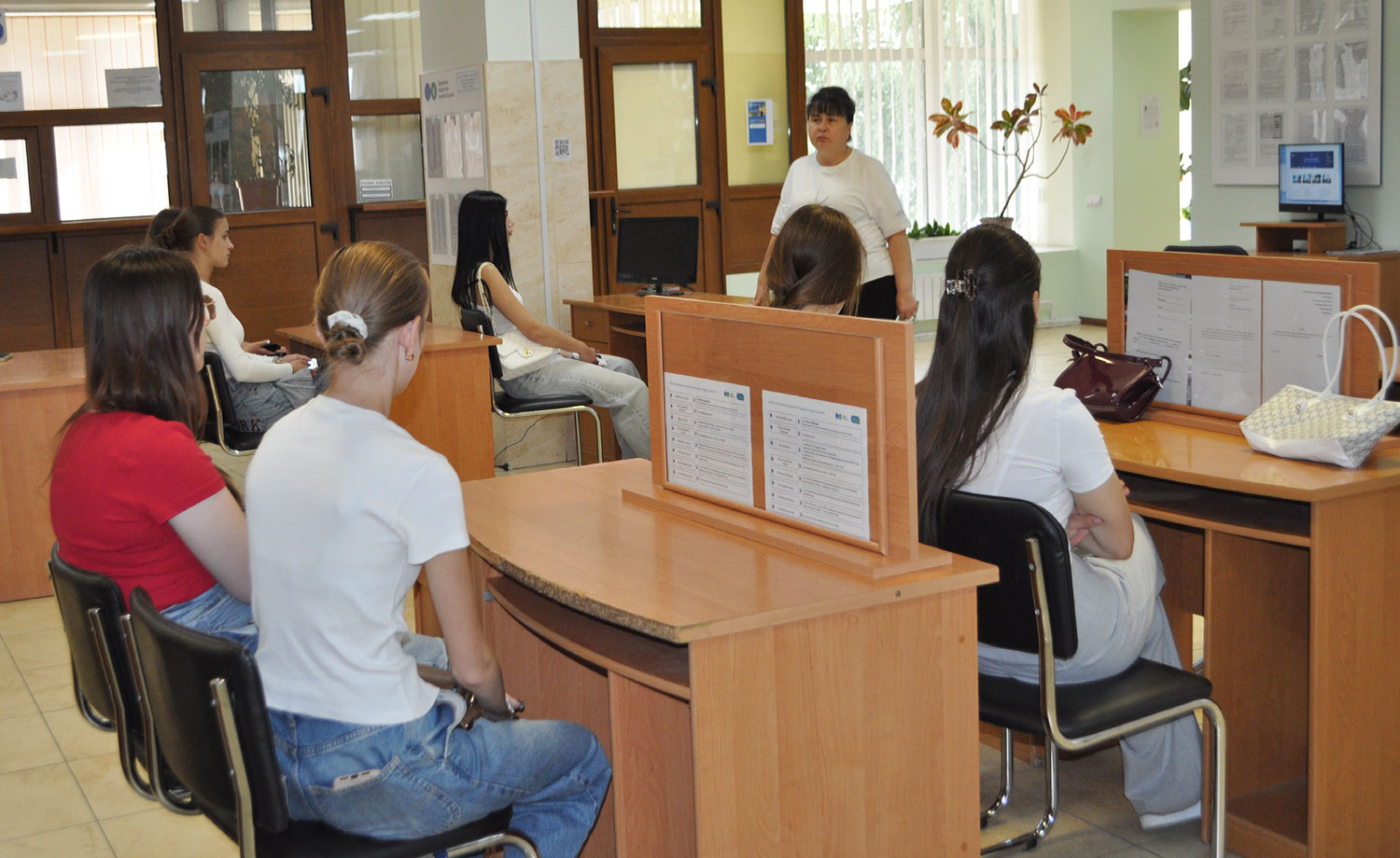 Офіс податкових консультантів: зрозуміла та доступна комунікація з фахівцями зі складних податкових питань. Фото № 6/5