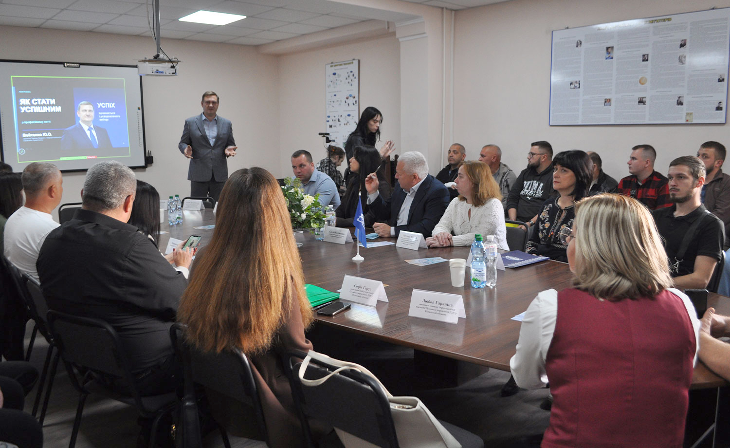 Податкова служба зацікавлена у молодих спеціалістах, яким надається всебічна підтримка. Фото № 4/3